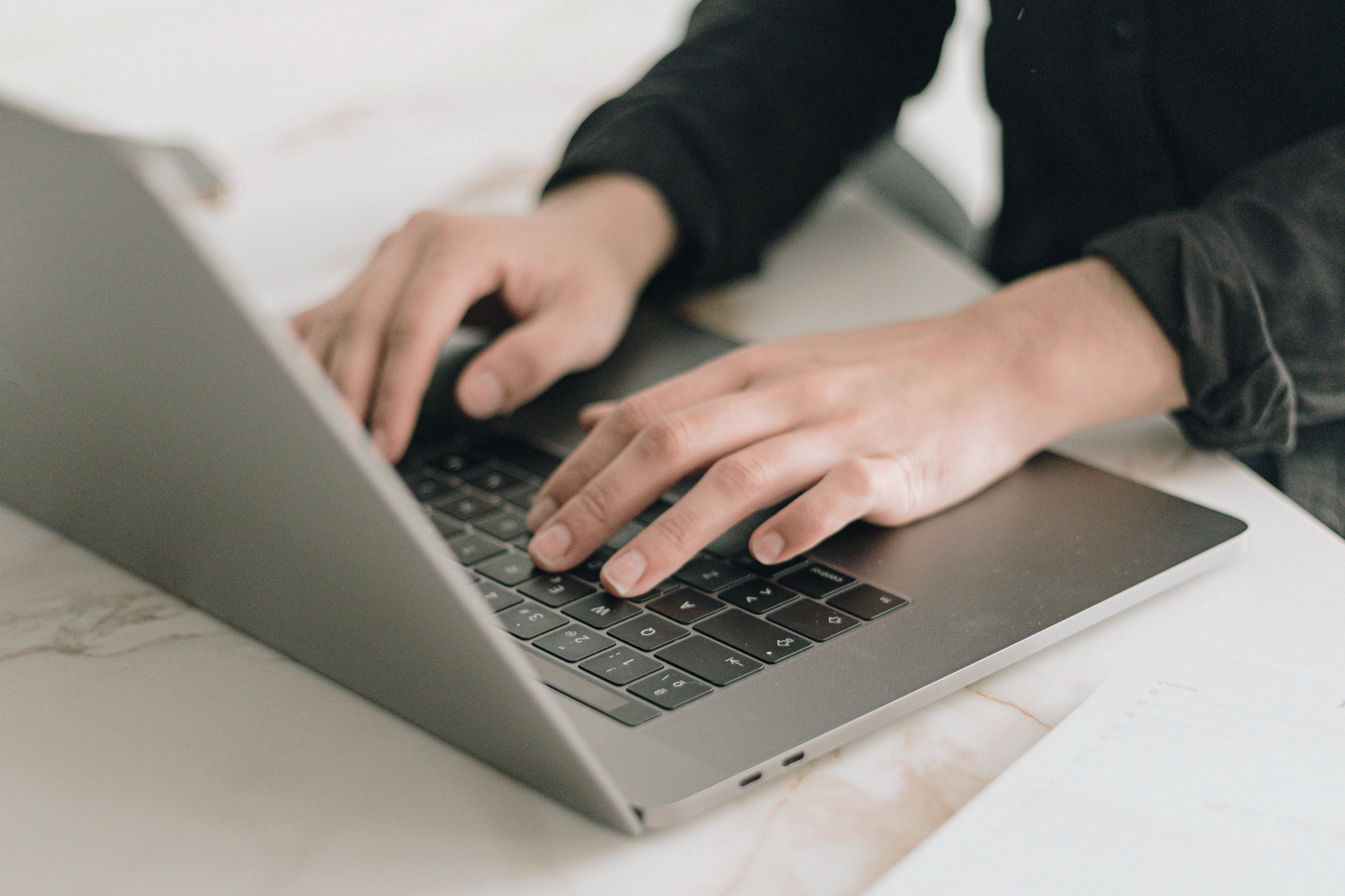 Rédaction web et print — Aurélie Tiercin